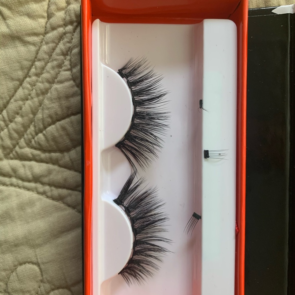 Magnetic Lashes View 3